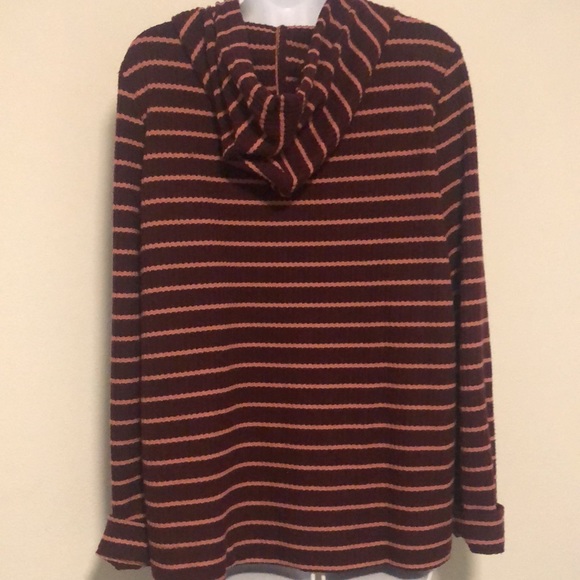 Loft Top - Picture 3 of 5